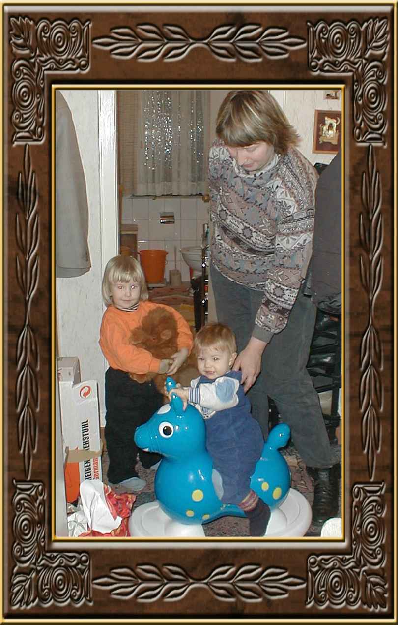 Marion mit ihren T&ouml;chtern